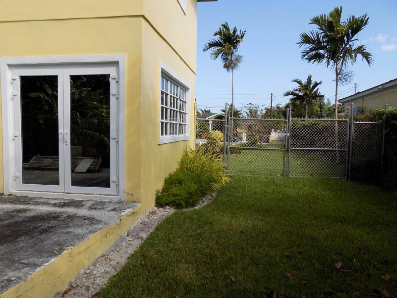 48. Single Family Homes for Rent at Coral Lakes, Coral Harbour, Nassau and Paradise Island Bahamas