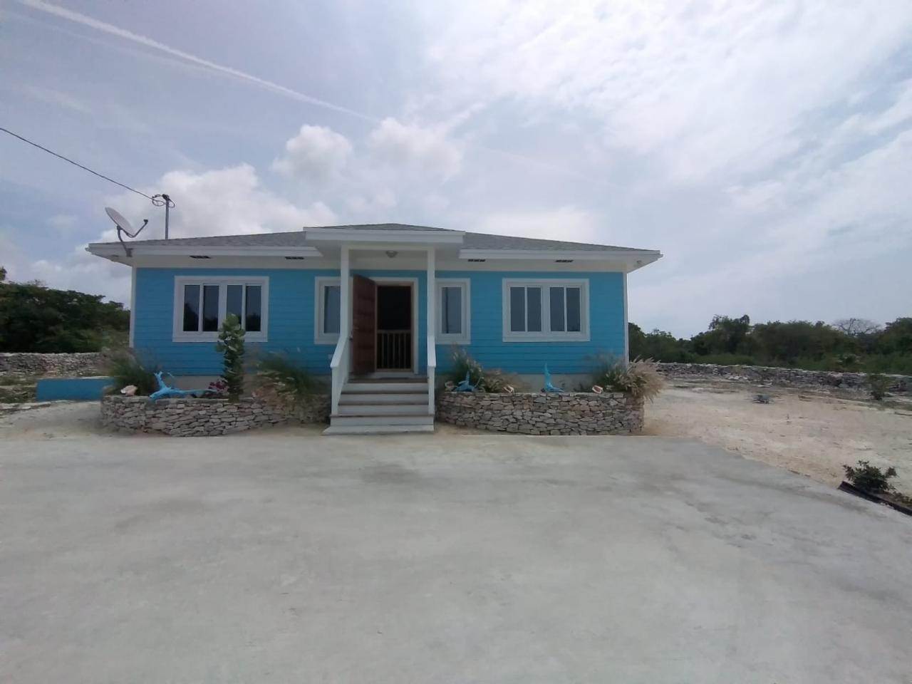 2. Single Family Homes por un Alquilar en Gordons, Long Island Bahamas