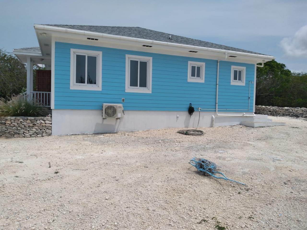 4. Single Family Homes por un Alquilar en Gordons, Long Island Bahamas
