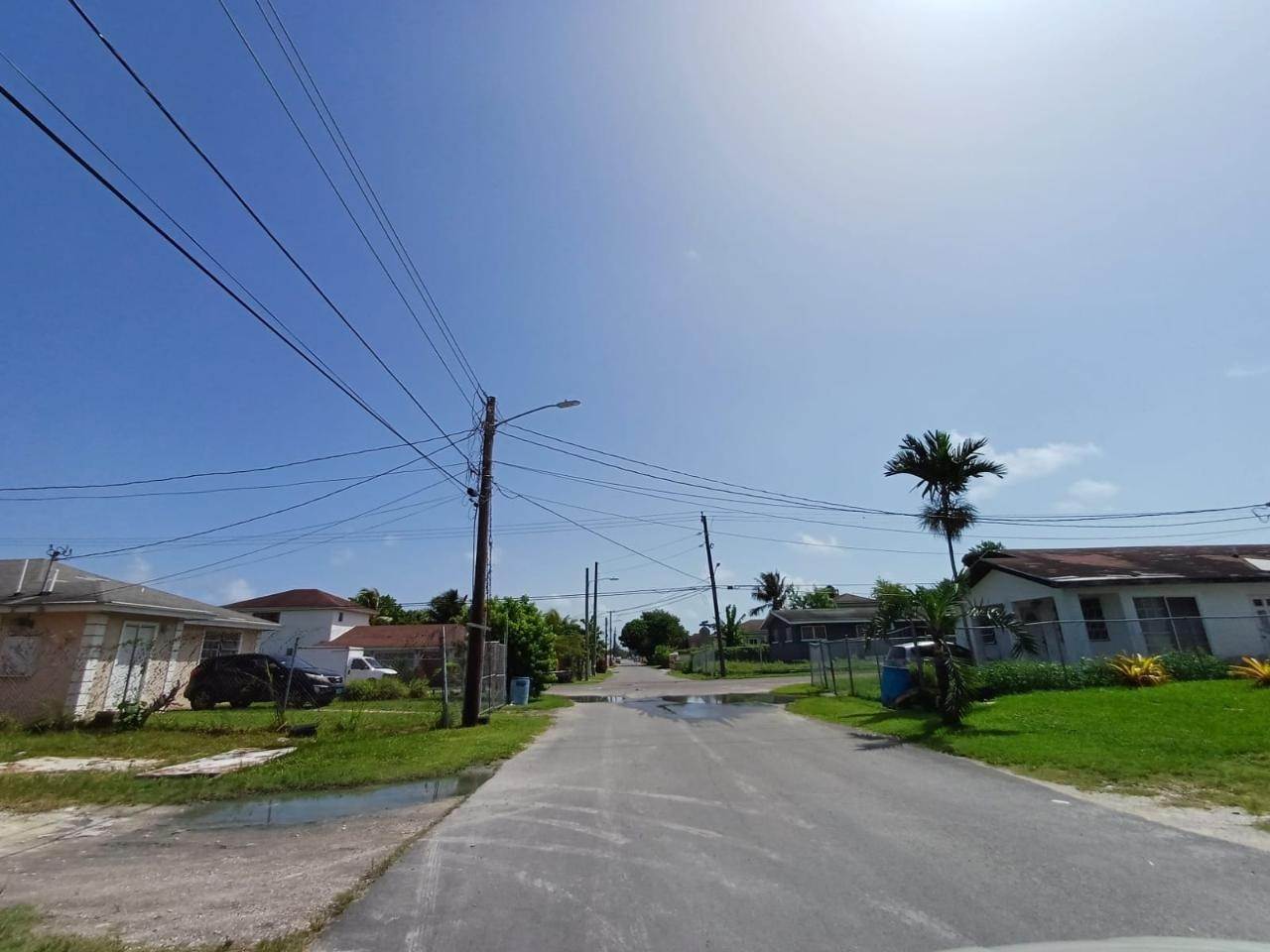 5. Single Family Homes por un Venta en Pinewood Gardens, Nueva Providencia / Nassau Bahamas