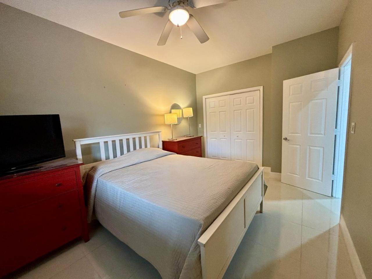 18. Condominiums for Rent at Venetian West, Nassau and Paradise Island Bahamas