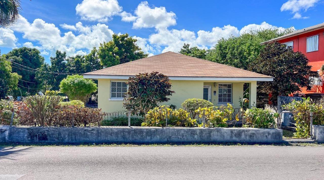 18. Single Family Homes for Sale at 45 & 46 Pyfrom Road Pyfroms Addition, Nassau and Paradise Island Bahamas
